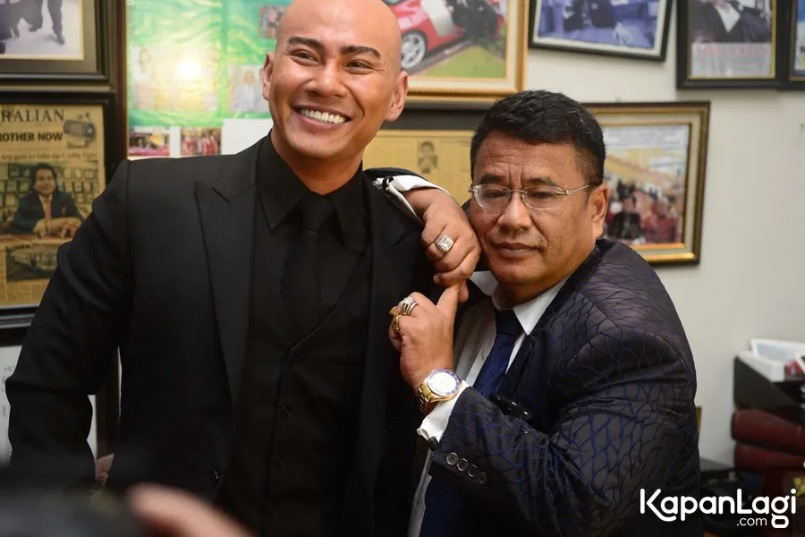 Deddy dan Hotman Paris sempat ditanya soal keputusan Mario Teguh yang mundur dari 'MTGW' © KapanLagi.com®/Bayu Herdianto