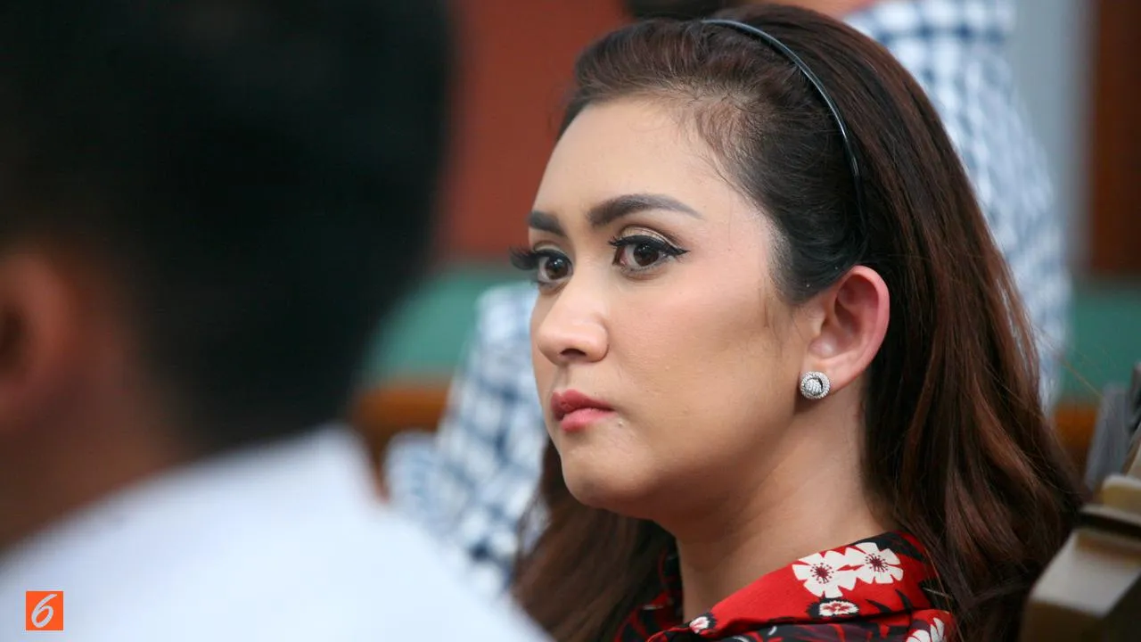 Nafa Urbach menyayangkan pemberitaan dirinya dilamar Hotman. (Credit: via liputan6.com)
