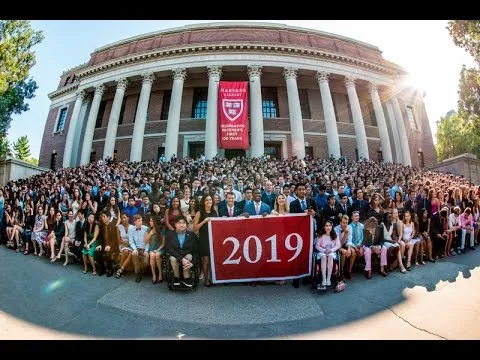 Sejumlah calon mahasiswa angkatan 2021 status penerimaannya dicabut Harvard karena mengunggah meme sensitif © Youtube.com