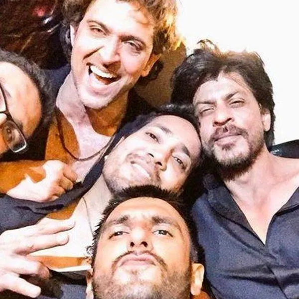 hrithik roshan istri dan anak rayakan ulang tahun ke 42 hrithik roshan tak undang hrithik roshan istri dan anak rayakan ulang tahun ke 42 hrithik roshan tak undang