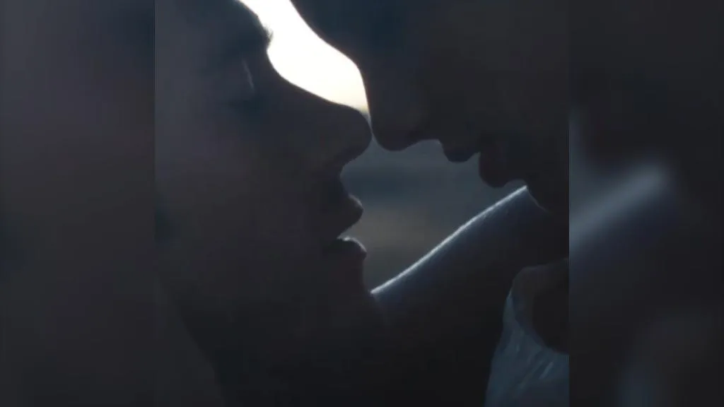 Taylor Swift mersa dengan pria lain © Youtube.com