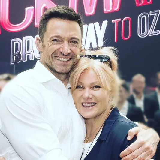 Sebagian orang mungkin berpikir bahwa mempunyai istri yang lebih tua adalah hal yang aneh © instagram.com/thehughjackman