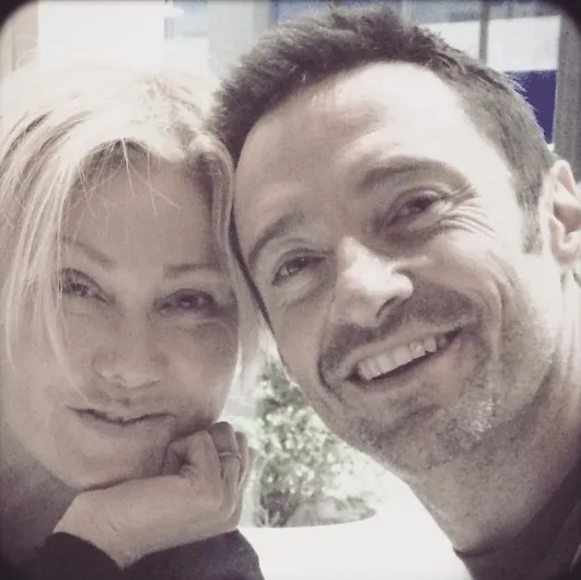 Hancurnya sebuah hubungan berawal dari adanya jarak di antara pasangan © instagram.com/thehughjackman