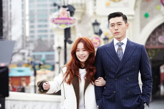 Hyun Bin dan Han Ji Min saat berkencan di Hyde, Jekyll, Me. @SBS