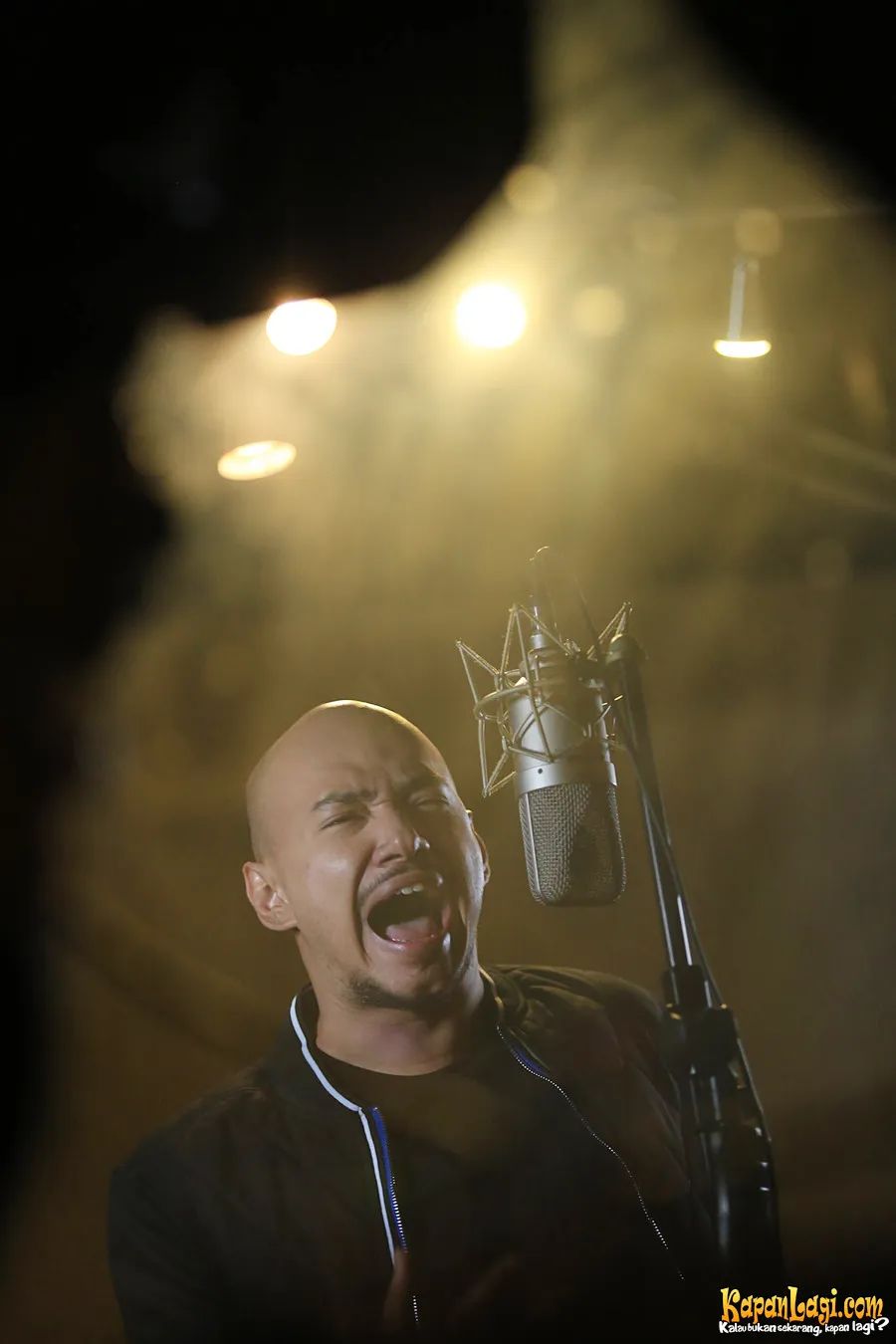 Tak gentar pembajak, Husein tetap siapkan album solo terbarunya/©Kapanlagi.com®/Agus Apriyanto