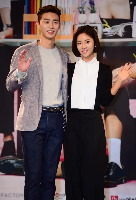 Dalam konferensi pers kemarin (14/9), Hwang Jung Eum curhat sempat stres. ©hancinema.net