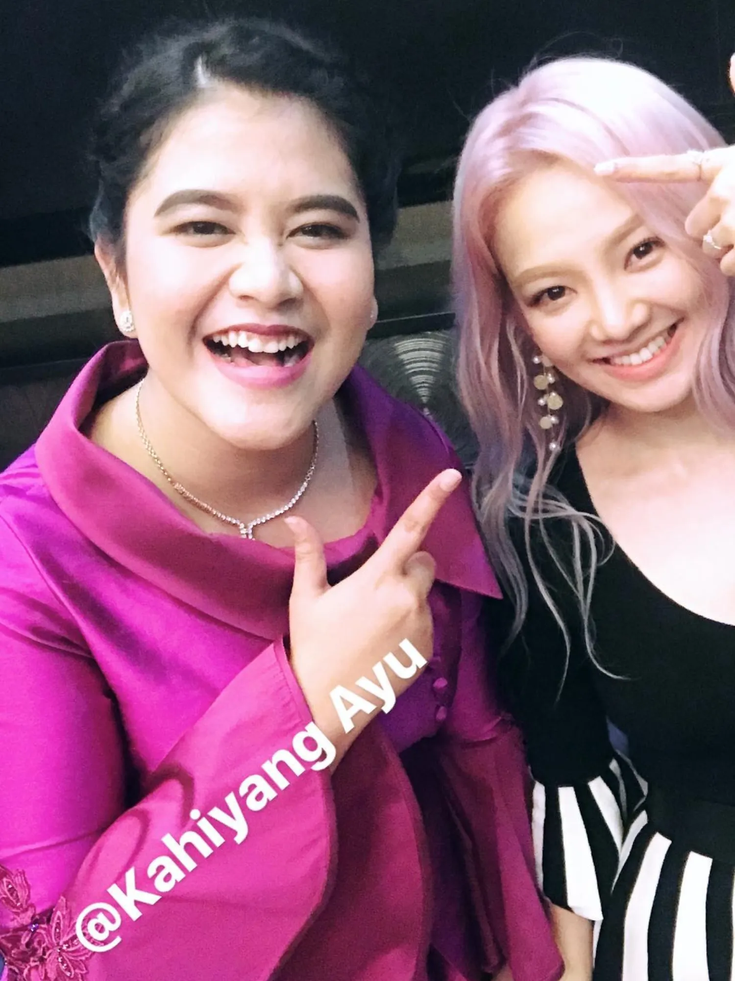 Kahiyang dan Hyoyeon wefie bareng © instagram.com/watasiwahyo