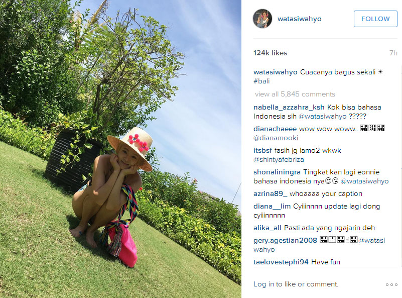 Hyoyeon terkesan dengan cuaca di Bali © Instagram.com/watasiwahyo
