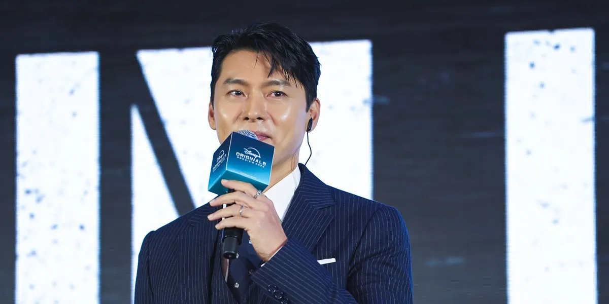 Hyun Bin explains about MADE IN KOREA. Photo: Disney. 