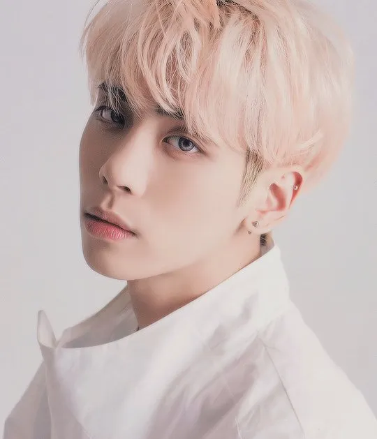 Jonghyun SHINee diungkapkan telah menyelesain syuting untuk MV barunya. - koreaboo.com