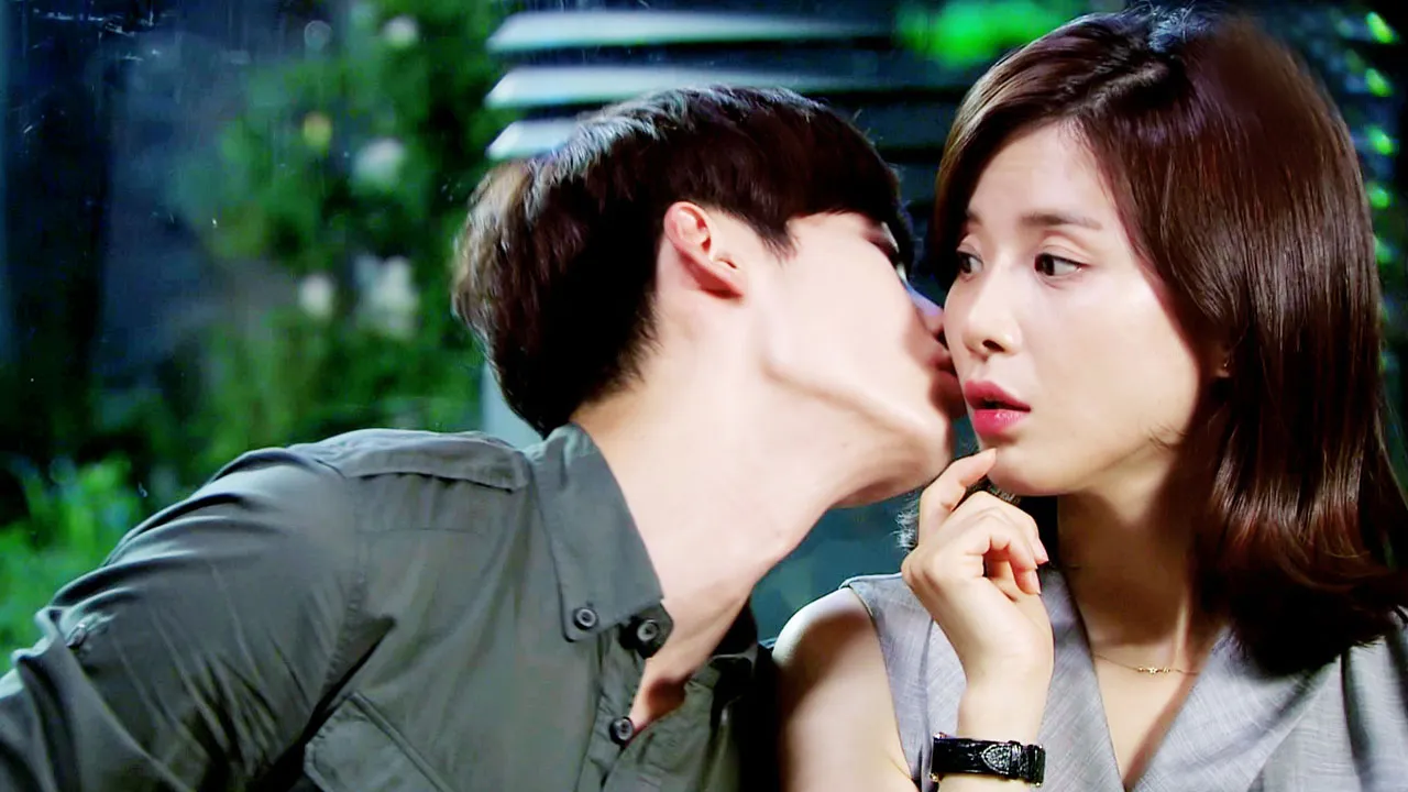 Lee Bo Young mengaku kangen masa-masa syuting bareng Lee Jong Suk. ©SBS