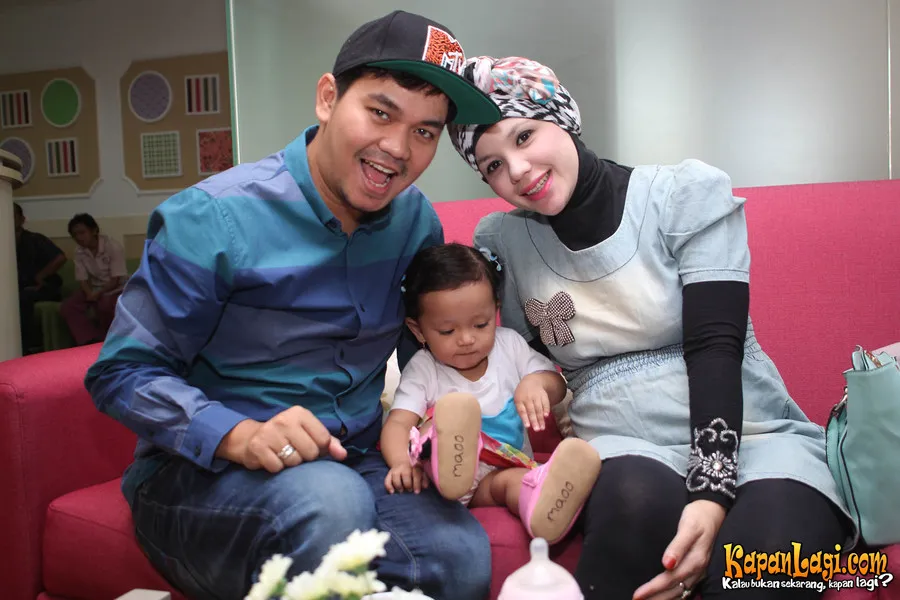 Keluarga kecil Indra Bekti