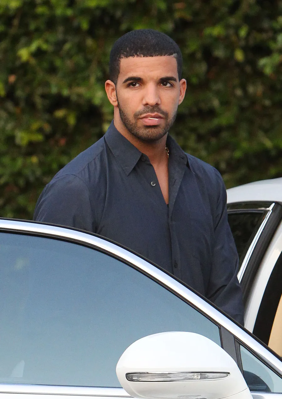 Drake Berambisi Samai Rihanna/@Fameflynet