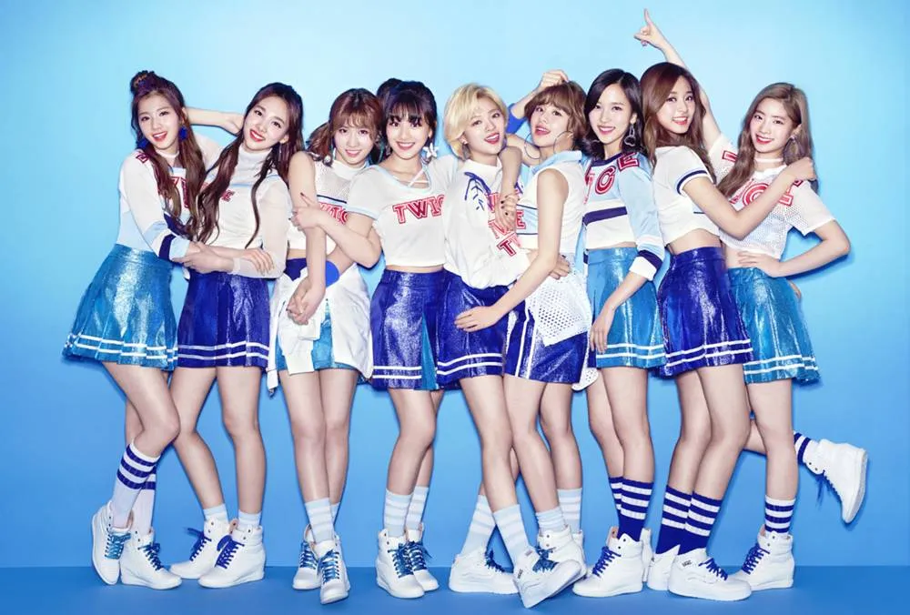 Grup TWICE dari JYP Entertainment merupakan salah satu girlband yang kini begitu populer. © via allkpop.com