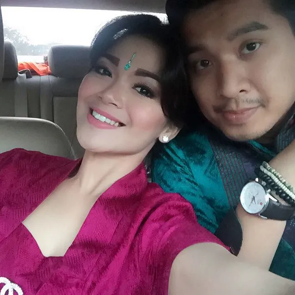 Kemesraan Sheza dan kekasih/©instagram.com/alan_sangadji