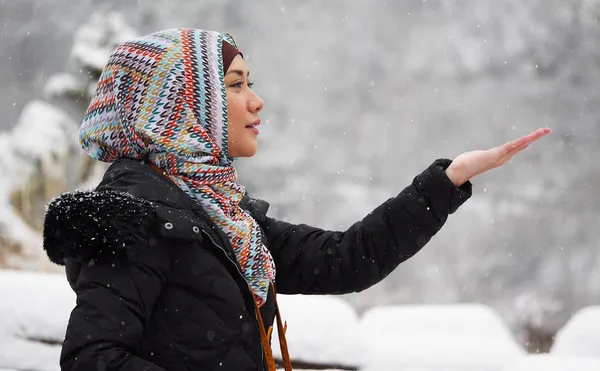 BCL saat syuting Jilbab Traveller di Korea Selatan ©instagram.com/bclsinclair
