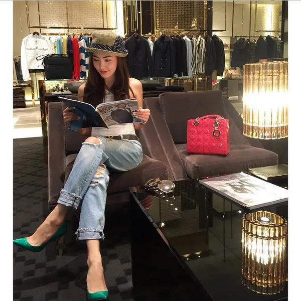Bella Shofie habiskan malam minggunya di gerai Gucci/©instagram.com®/barbie_bellashofie