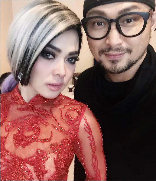 Dekat, Caren dan Syahrini sering curhat soal persoalan pribadi/©instagram.com/carendelano