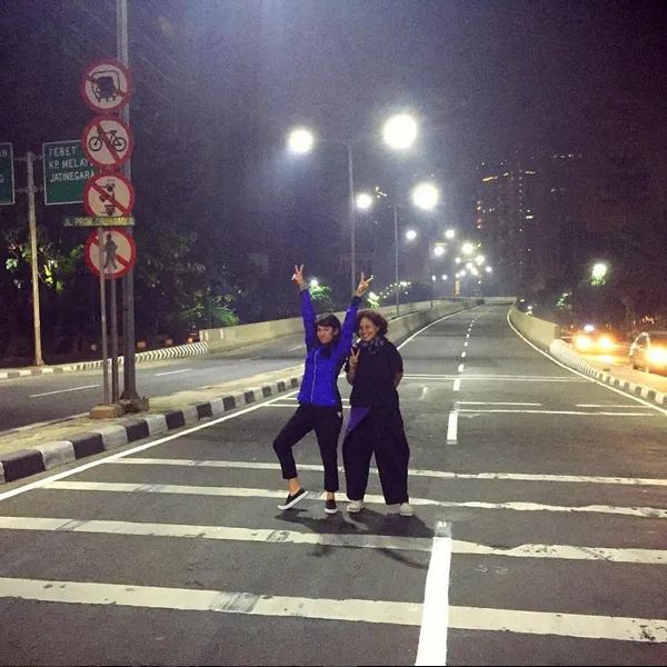 Dian Sastro bocorkan bahwa dirinya bakal terbang ke NY. Sama siapa nih?/©instagram.com/therealdisastr