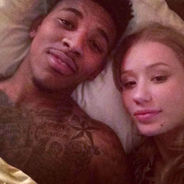 Selfie mesra Iggy dan Nick di hari valentine @ instagram.com/thenewclassic