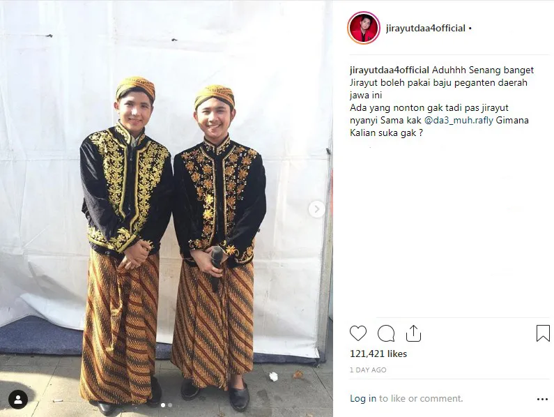 Ganteng Pakai Baju Adat