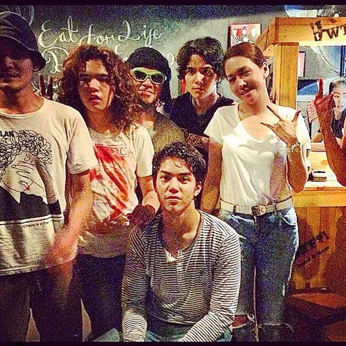 Maia Estianty berpose gaul bersama 3 putranya/©instagram.com®/maiaestiantyreal
