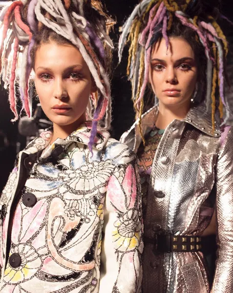 Wig dreadlocks pastel MJ tuai kontroversi/©instagram.com/marcjacobs