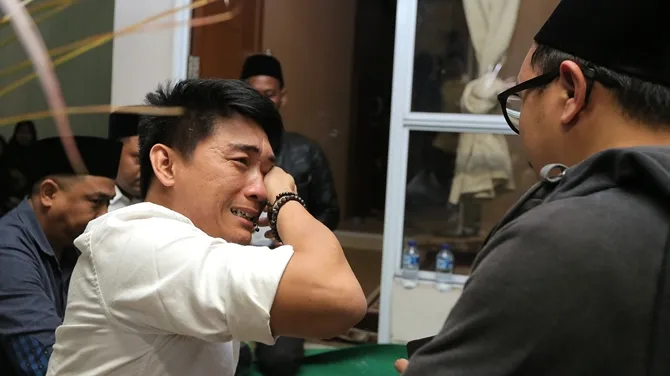 Tangis Riedhan, kembaran Ifan Seventeen pecah © KapanLagi.com/Deki Prayoga