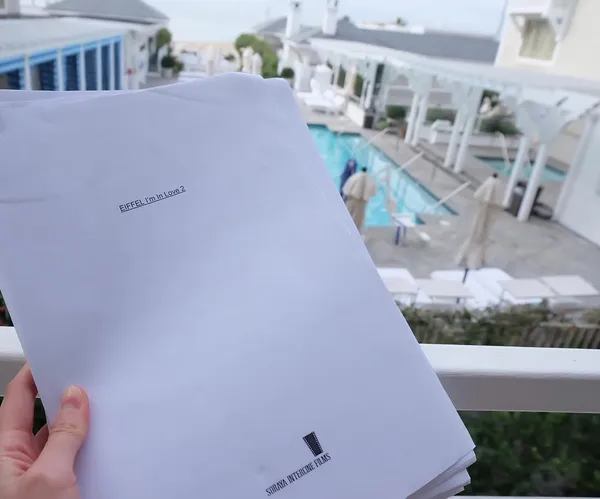 Shandy pegang naskah Eiffel, siap syuting?/©instagram.com/shandyaulia