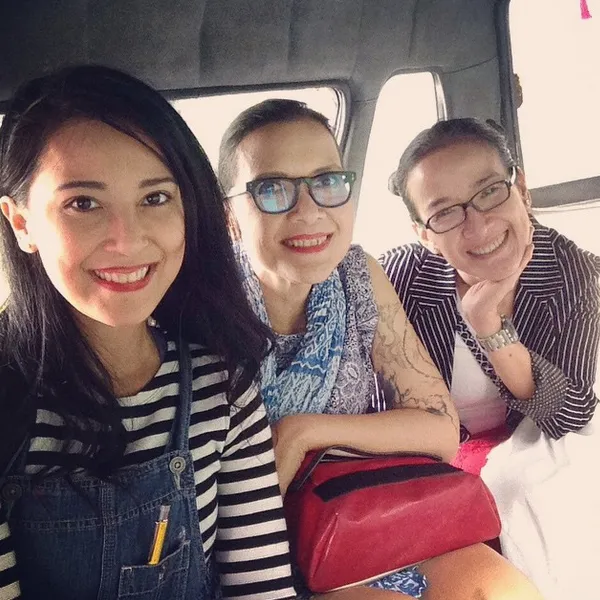 Sophie Navita selfie di dalam angkot/©instagram.com/sophienavitabarata