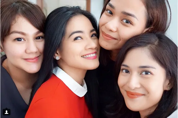 Selfie Geng Cinta/©instagram.com/titi_kamall