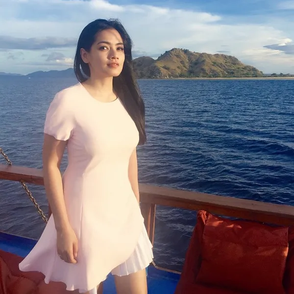 Titi Kamal pose cantik di atas kapal pesiar/©Official Instagram Titi Kamal