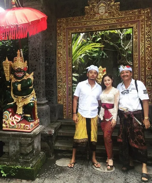 Tutde rayakan Kuningan bareng Nikita/©instagram.com/tutde