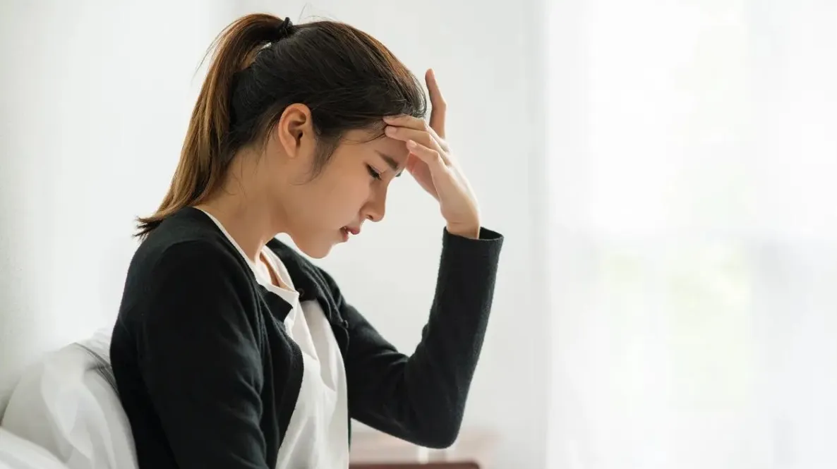 ilustrasi perempuan yang sakit/copyright freepik.com/Jcomp