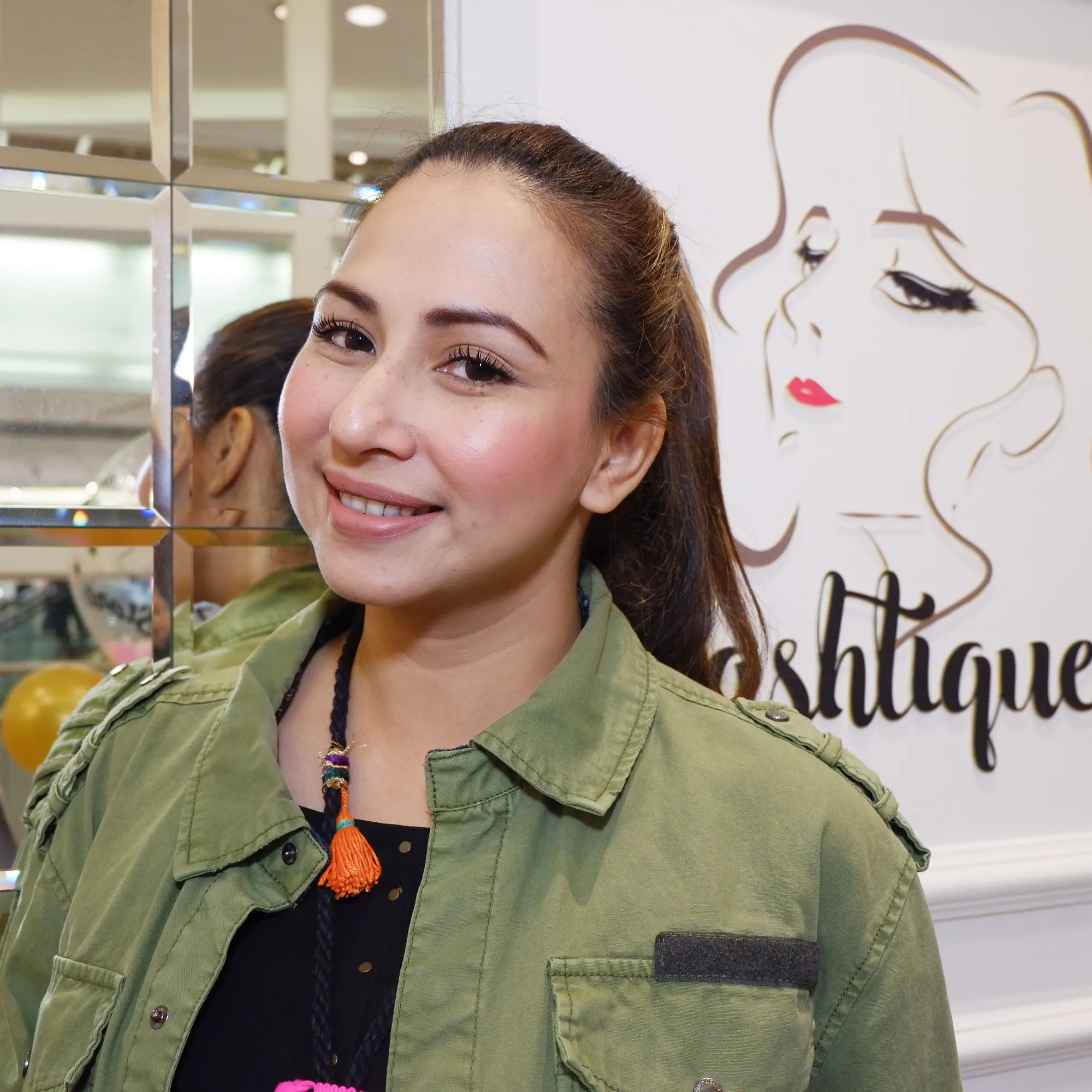 Deswita lakukan treatment untuk bulu mata. ©KapanLagi.com/Sahal Fadli