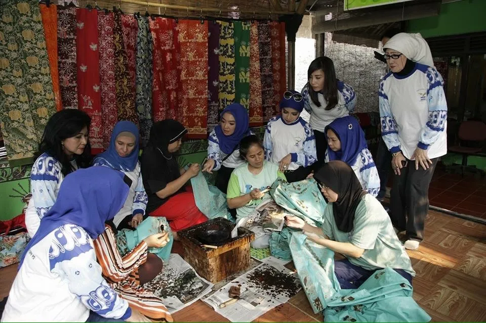 Inggrid Kansil berniat memperjuangkan motif batik Betawi untuk mendapat paten. ©KapanLagi.com/Sahal Fadhli