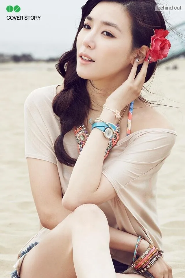 Tiffany ketika memakai jepit rambut. Canti? © 1st Look