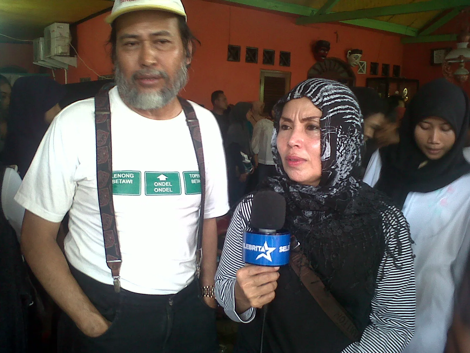Hajah Tonah mendapatkan banyak contoh baik dari Mpok Nori. @KapanLagi.com®/Adi Abbas Nugroho