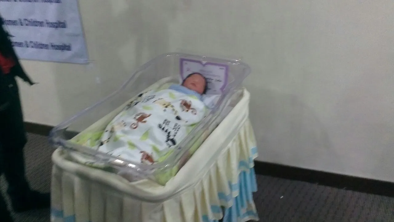Lucu menggemaskan! Bayi mungil putra kedua Tika Ramlan dan Aji @ KapanLagi.com®/Adi Abbas