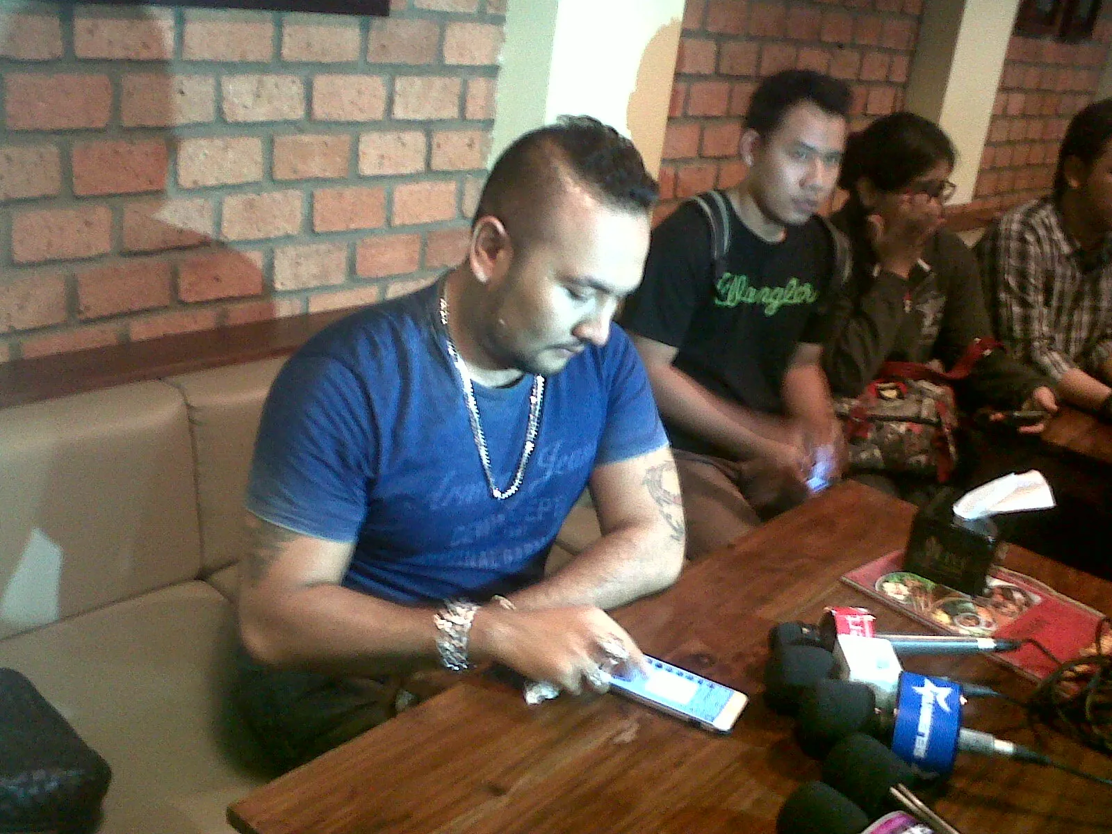Manager Shinta Bachir memberikan klarifikasi terkait perkawinan bintang tersebut. ©KapanLagi.com®/Adi Abbas Nugroho