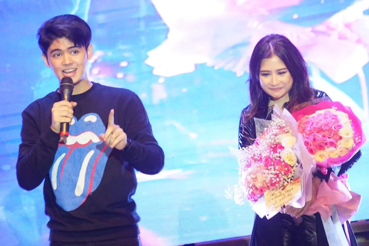 Aliando dan Prilly diminta jadian di atas panggung oleh fans/©KapanLagi.com®/Nuzulur Rakhmah