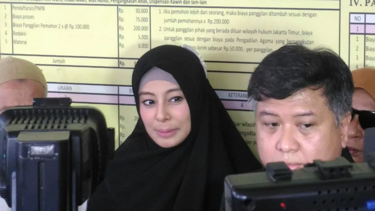 Putri Aisyah beri keterangan soal tuduhan dirinya mempersulit anak-anaknya bertemu dengan Al Habsyi © KapanLagi.com®/Nuzulul Rakhmah