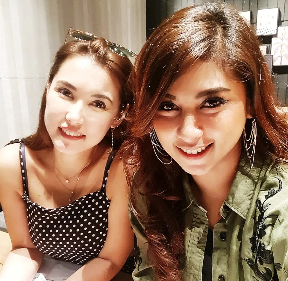 Miyabi dan Barbie bikin vlog bareng / Credit: Dokumentasi Pribadi