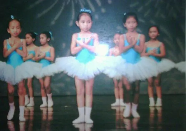 Aksi Regina ketika menari balet. Foto: Dokumentasi Pribadi.
