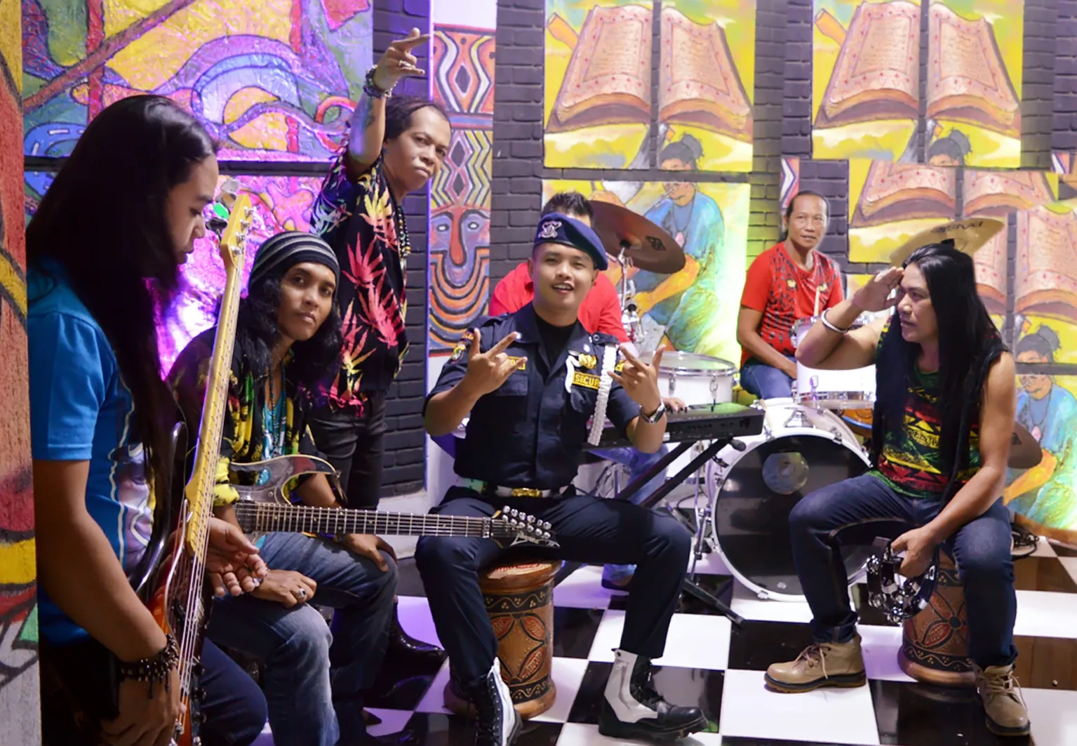 Jangan lupa dengarkan lagu Kisah Cinta ya, KLovers © KapanLagi.com®/Sahal Fadly