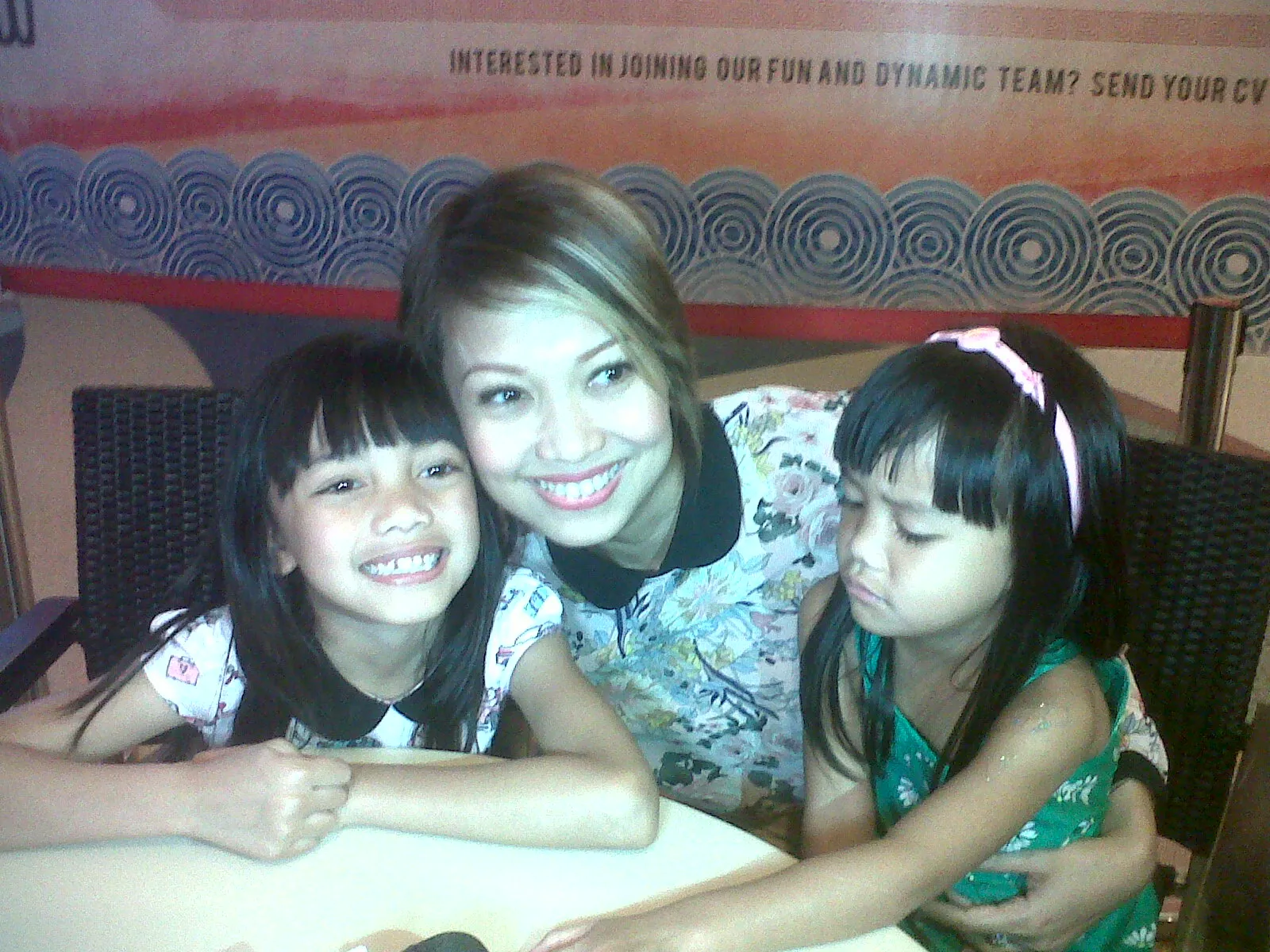 Anak Nola mewarisi bakatnya bernyanyi. ©aal