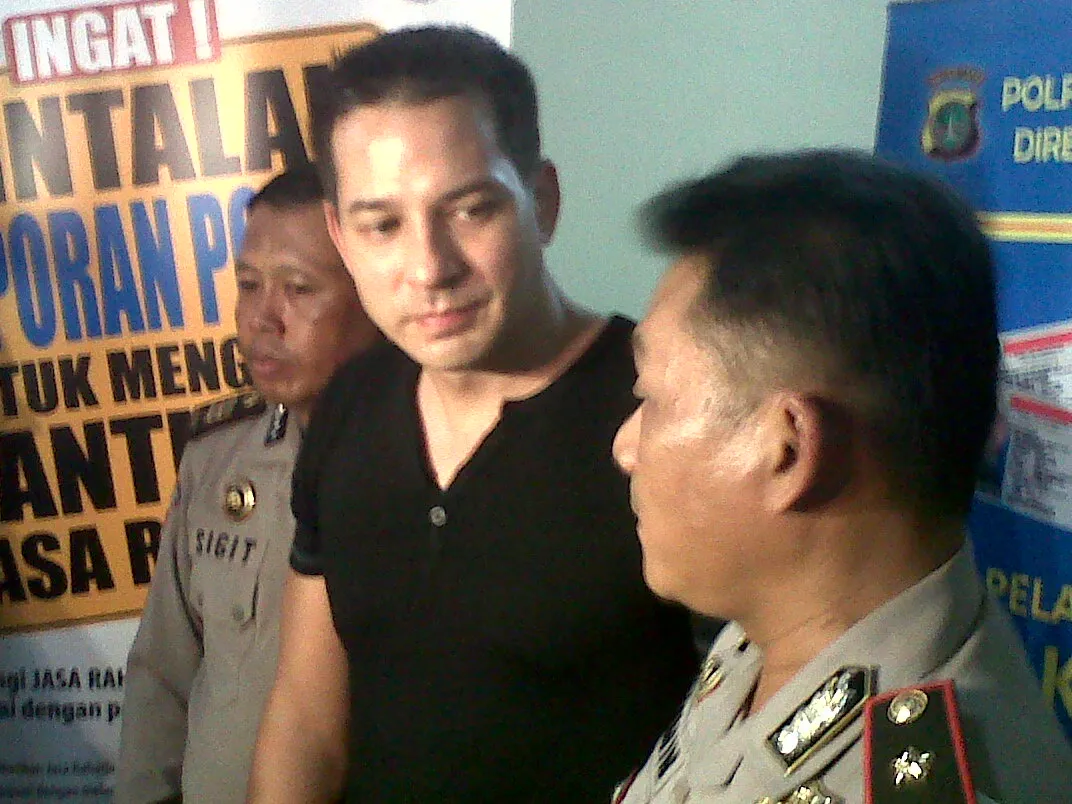 Ari Wibowo di kantor polisi. @KapanLagi.com