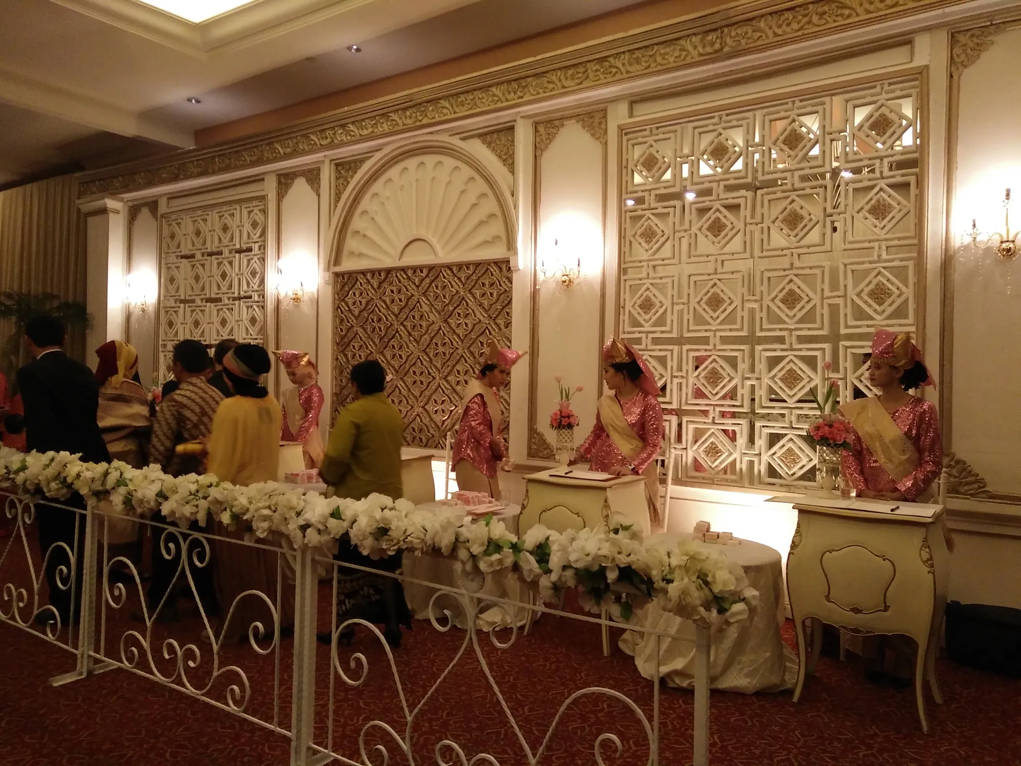 Dekorasi Minang Pernikahan Ben-Ines © Kpanalagi/Nuzulul Rakhmah
