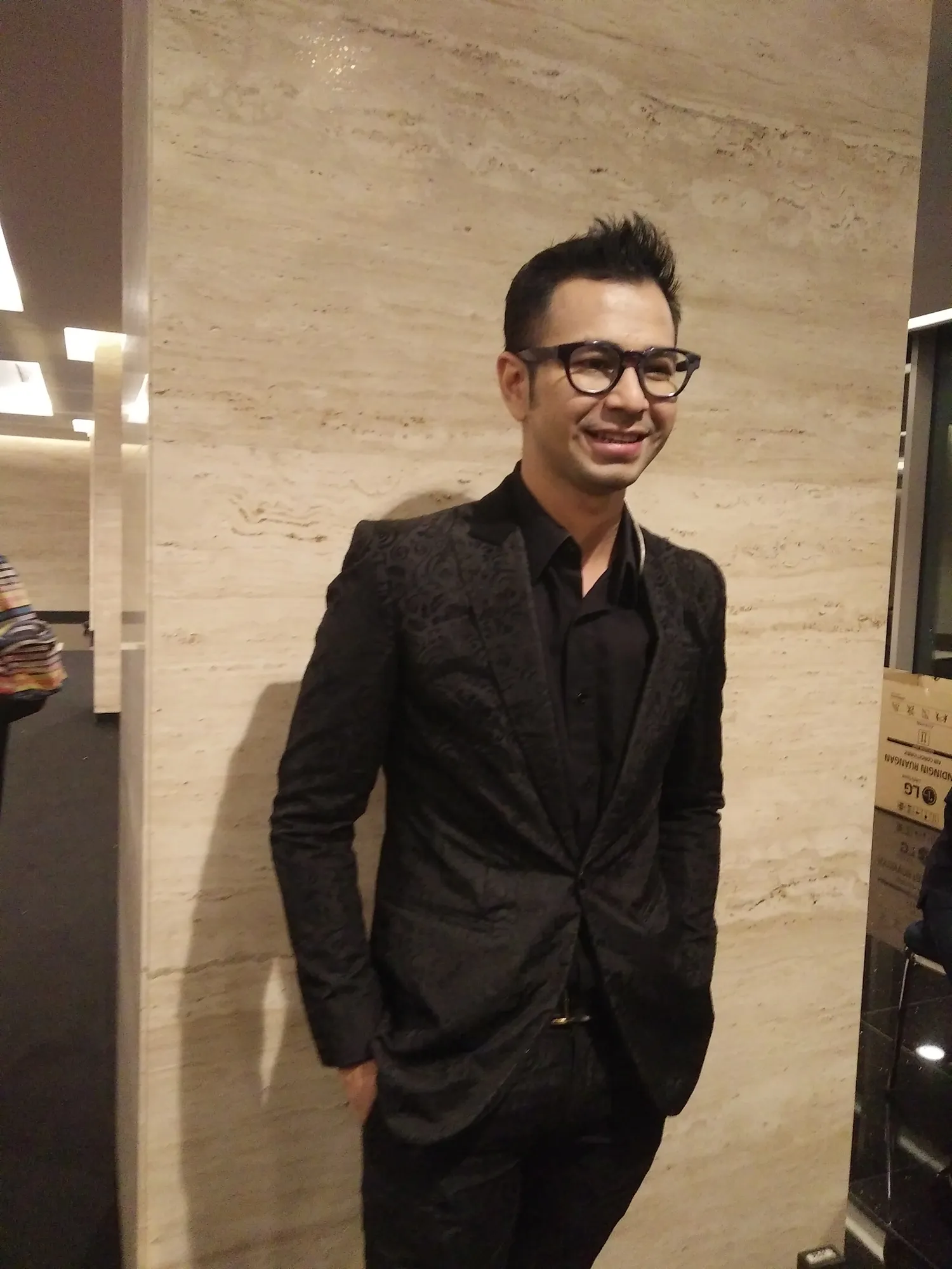 Karena sibuk, posisi Raffi Ahmad digantikan Amy Qanita untuk menemani Nagita Slavina umrah © KapanLagi.com/Nuzulur Rakhmah