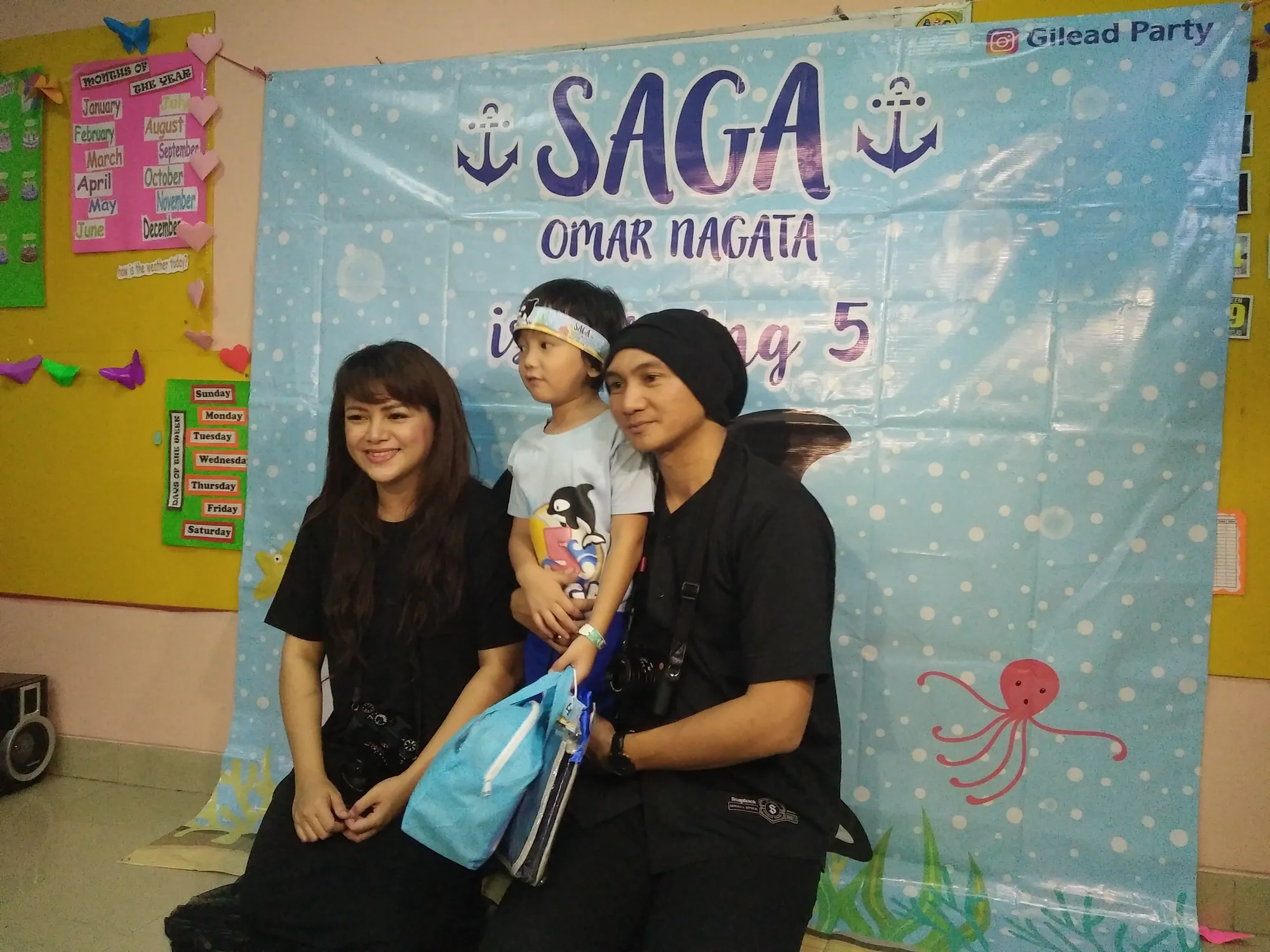 Anji merayakan ulang tahun di sekolah anaknya © KapanLagi.com®/Nuzulul Rakhmah